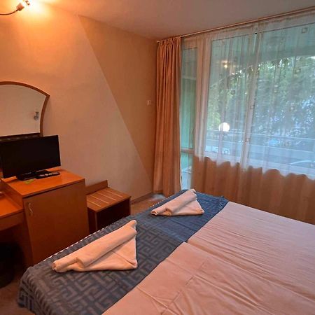 Хотел Диамант Hotel Diamond Baltsjik Buitenkant foto