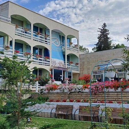 Хотел Диамант Hotel Diamond Baltsjik Buitenkant foto