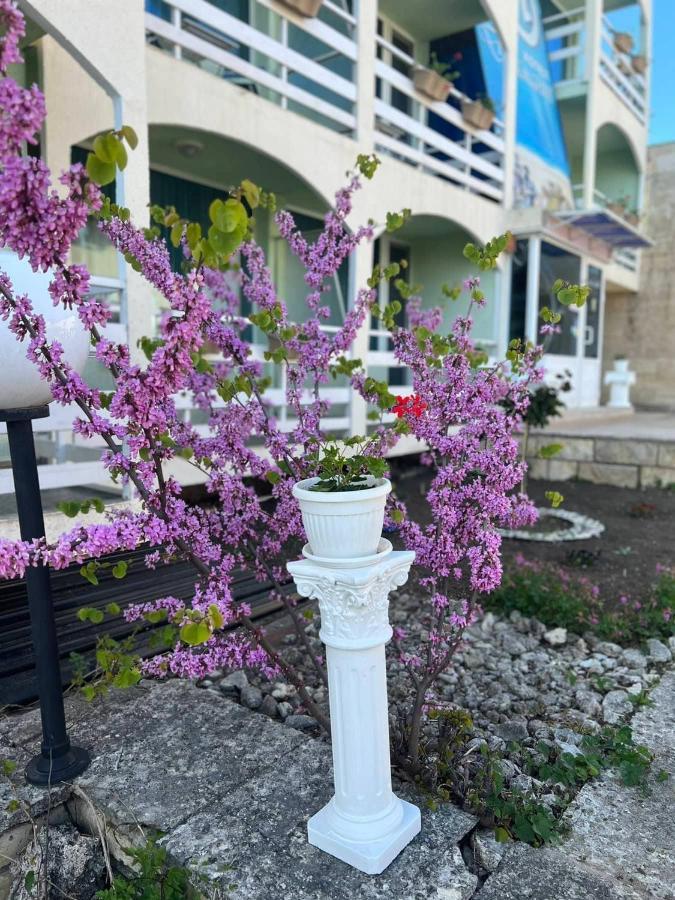 Хотел Диамант Hotel Diamond Baltsjik Buitenkant foto