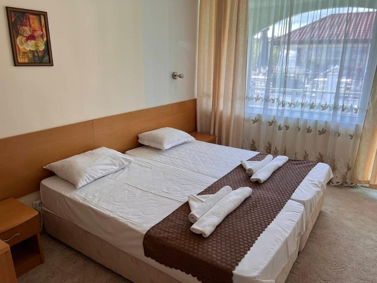 Хотел Диамант Hotel Diamond Baltsjik Buitenkant foto