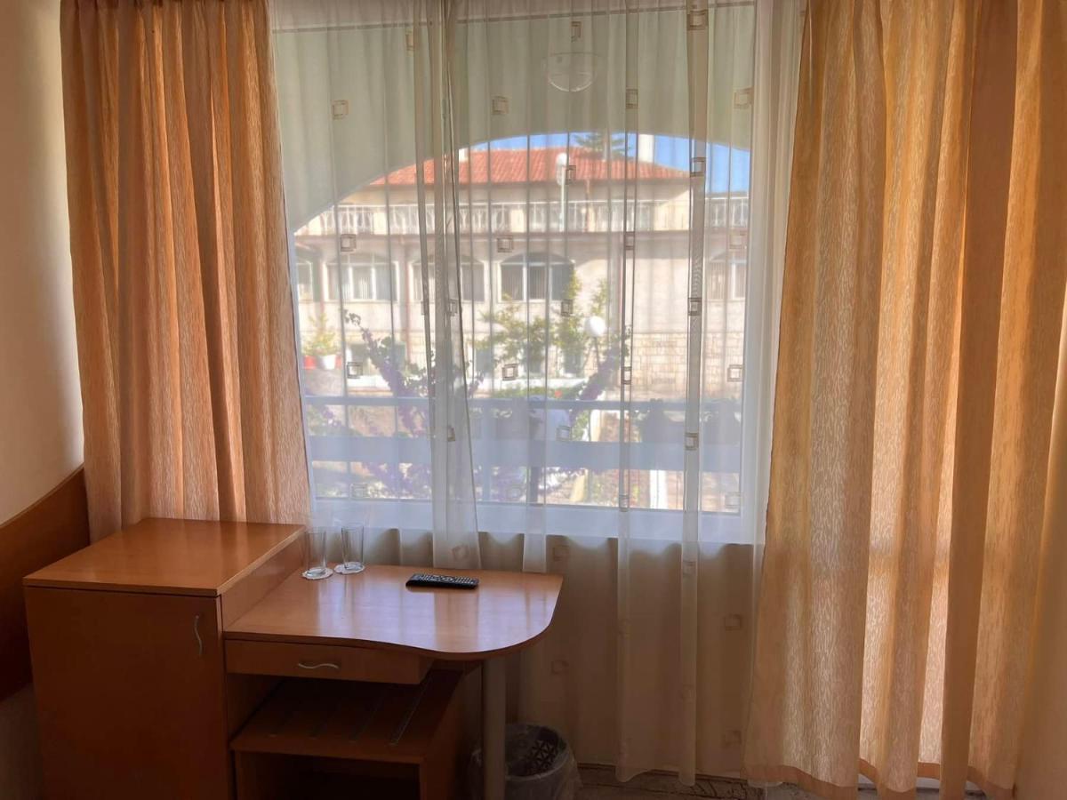 Хотел Диамант Hotel Diamond Baltsjik Buitenkant foto