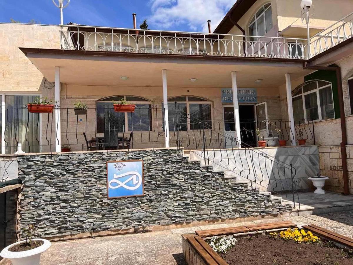 Хотел Диамант Hotel Diamond Baltsjik Buitenkant foto