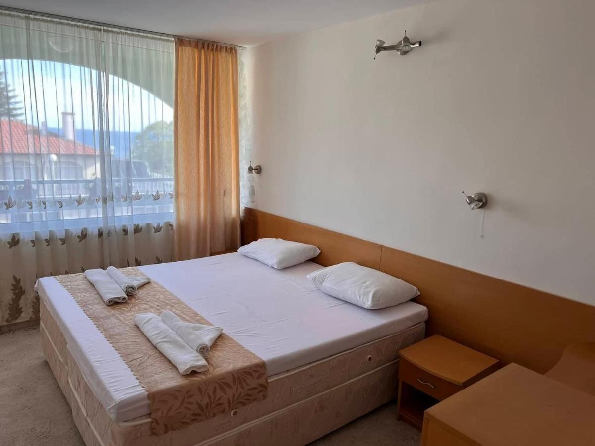 Хотел Диамант Hotel Diamond Baltsjik Buitenkant foto