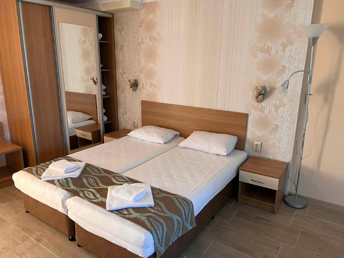 Хотел Диамант Hotel Diamond Baltsjik Buitenkant foto