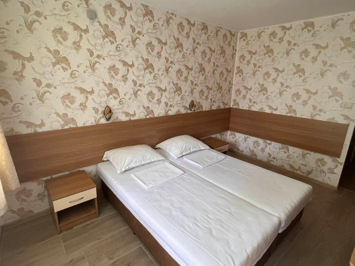 Хотел Диамант Hotel Diamond Baltsjik Buitenkant foto