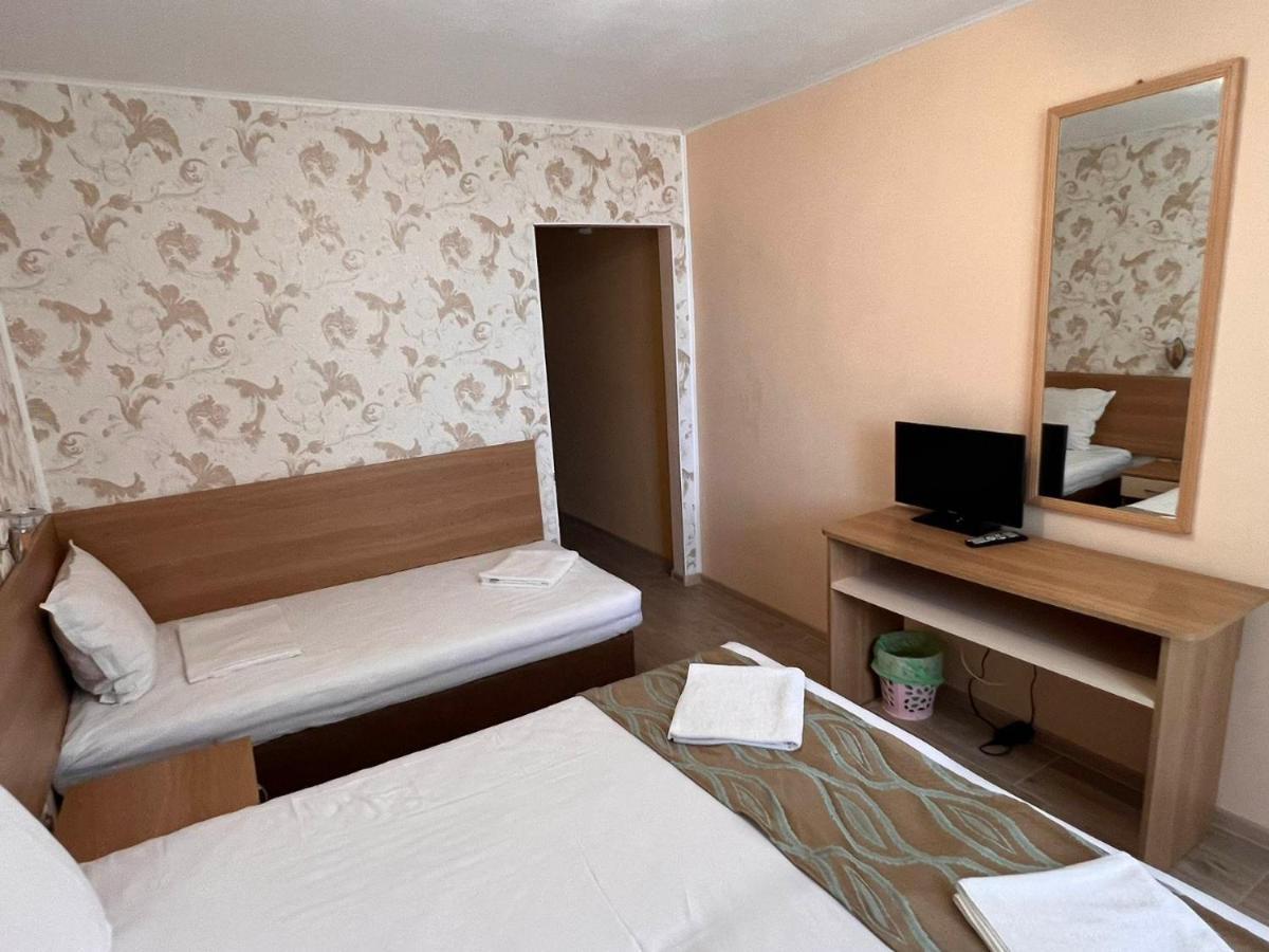 Хотел Диамант Hotel Diamond Baltsjik Buitenkant foto