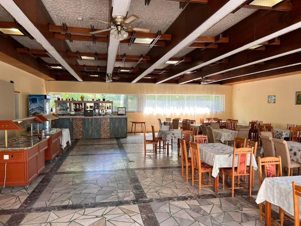 Хотел Диамант Hotel Diamond Baltsjik Buitenkant foto
