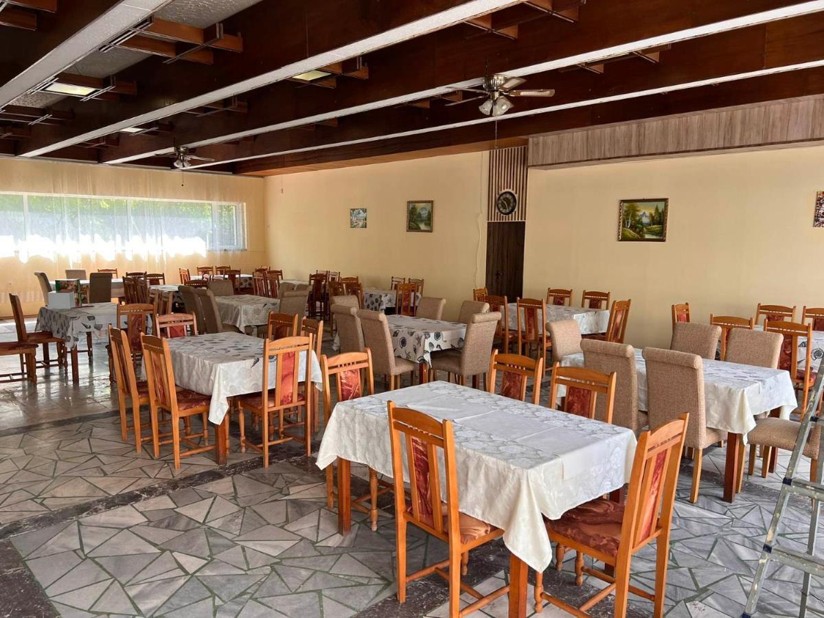 Хотел Диамант Hotel Diamond Baltsjik Buitenkant foto