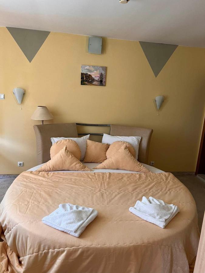 Хотел Диамант Hotel Diamond Baltsjik Buitenkant foto