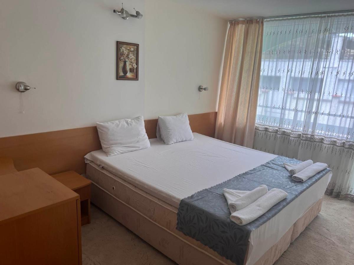 Хотел Диамант Hotel Diamond Baltsjik Buitenkant foto