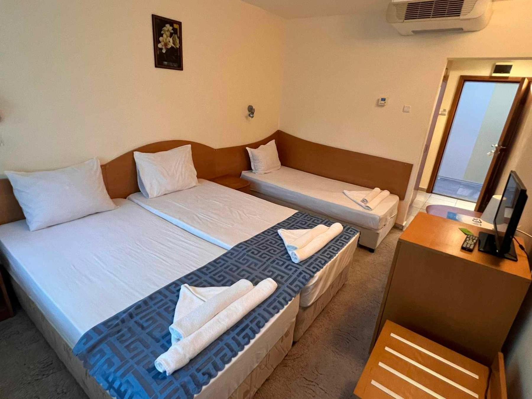 Хотел Диамант Hotel Diamond Baltsjik Buitenkant foto