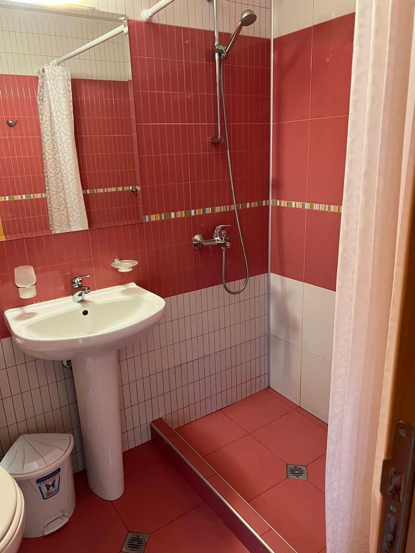 Хотел Диамант Hotel Diamond Baltsjik Buitenkant foto