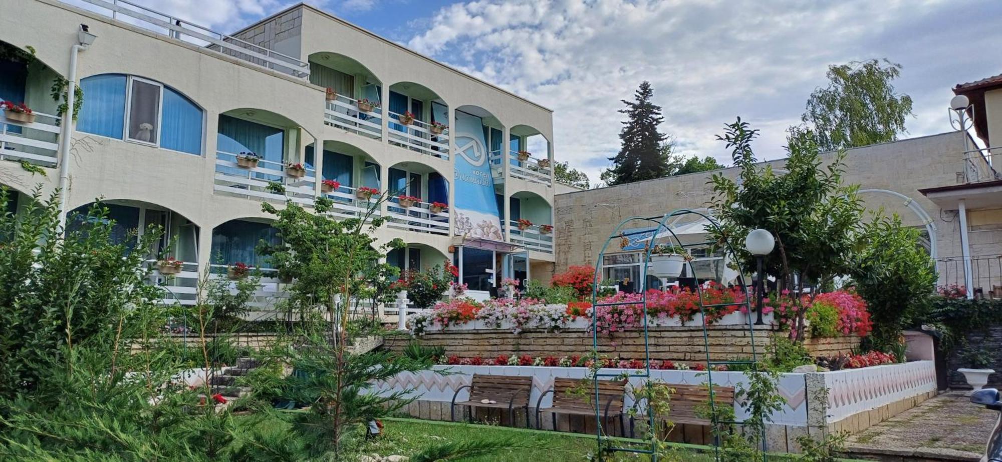 Хотел Диамант Hotel Diamond Baltsjik Buitenkant foto